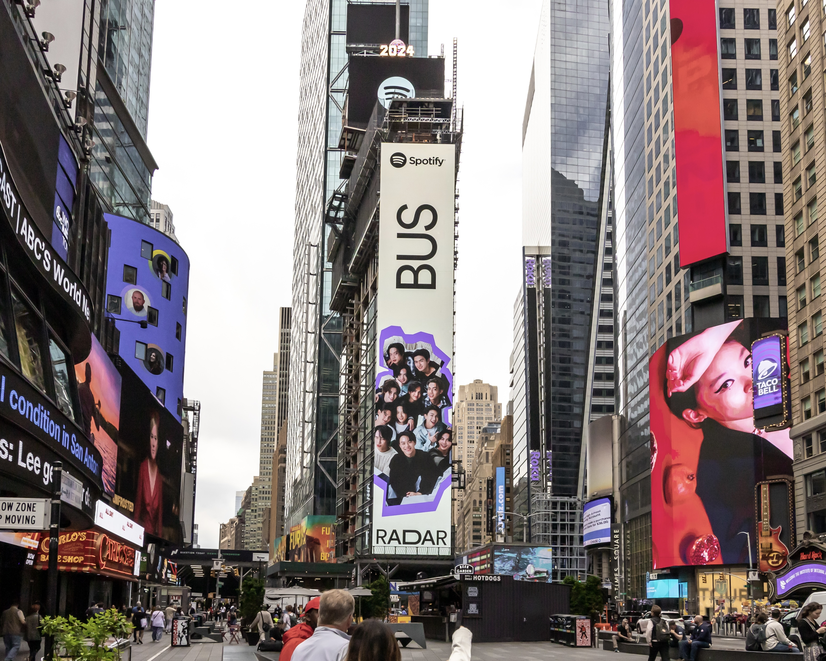 BUS Because of you I shine Spotify New York Times Square