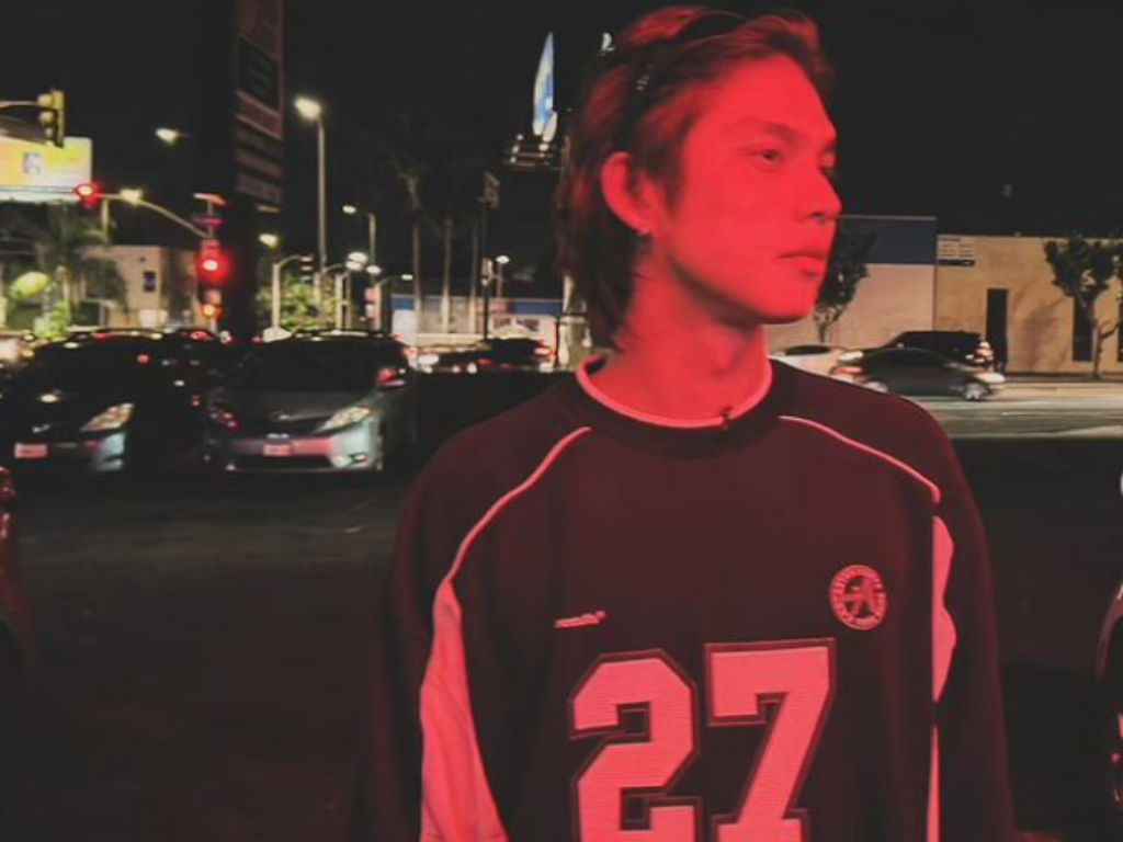 No hidden agenda’: Bright apologises after war picture controversy