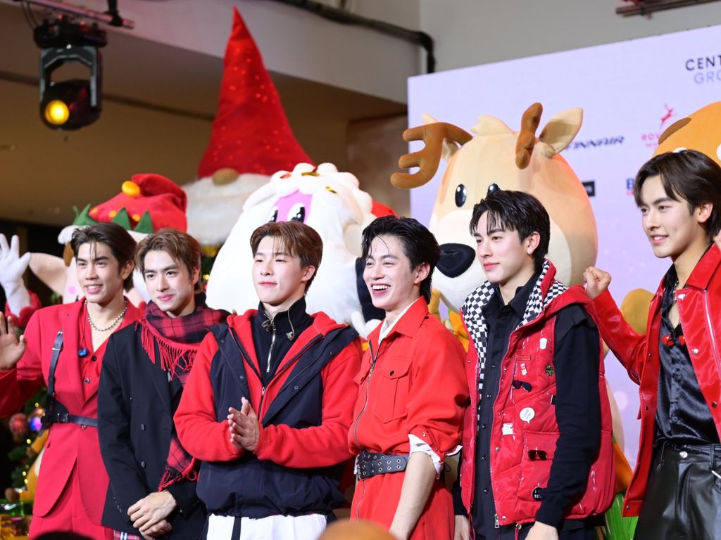 Proxie, Central Pattana, Love You All The Way, The World's Great Celebration