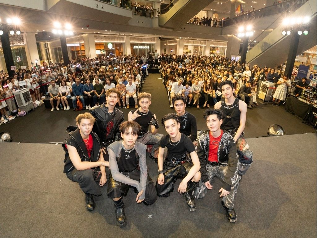 #LE7EL #LE7EL_DebutEvent #litentertainmentth LE7EL LEVELLING UP